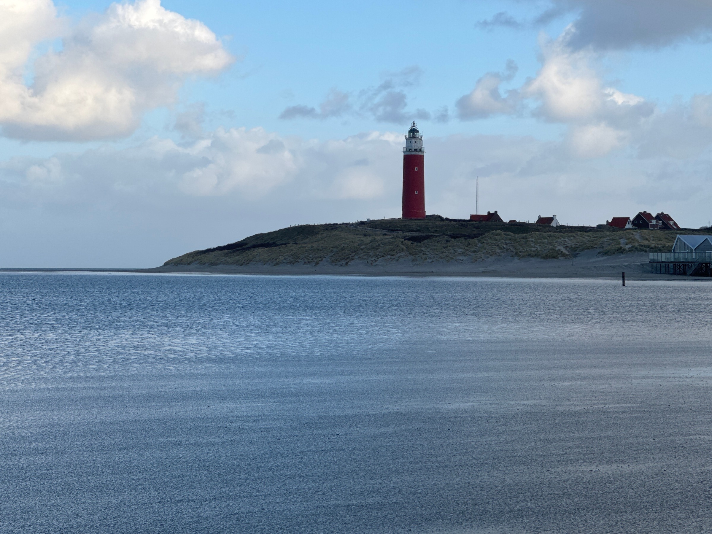 De rode vuurtoren van Texel bij De Cocksdorp
